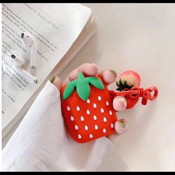 STRAWBERRY AirPods Case with Charm Keychain - Picture 5 of 6
